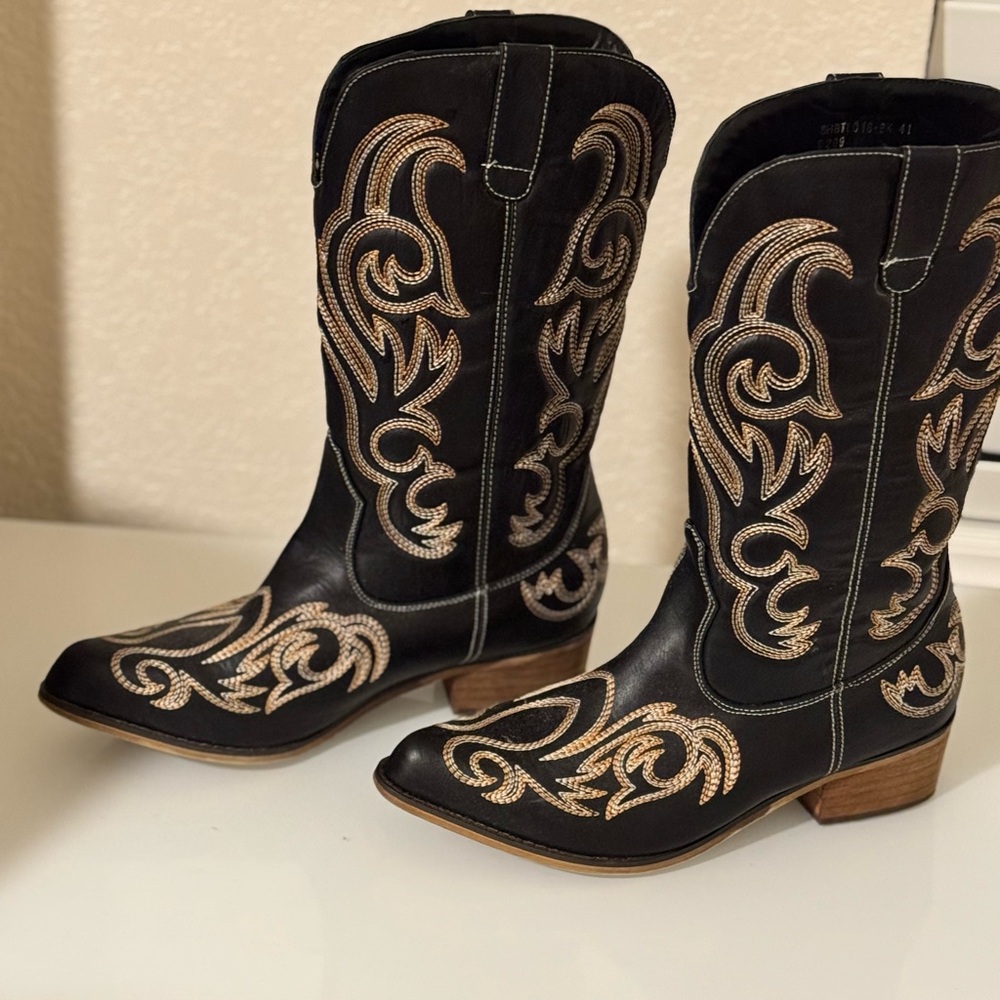 Black Women's Western Embroidered Leather Boots